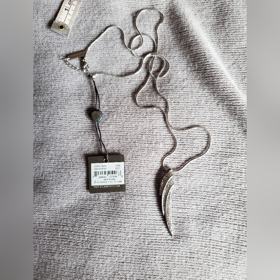 Angel Wing Silvertone Necklace Vince Camuto Nwt 30 Inch 18$